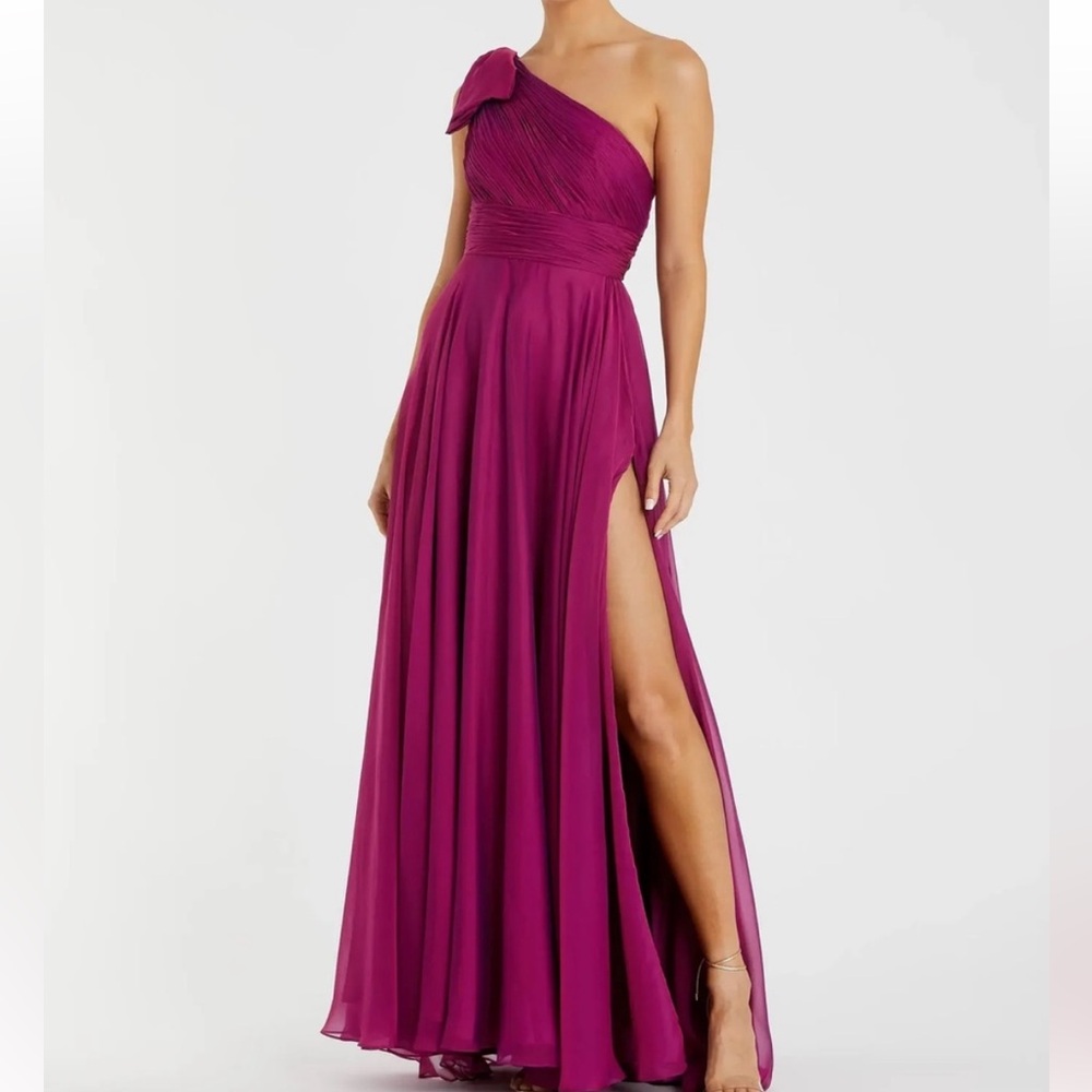 MAC DUGGAL Bow One Shoulder Ruffle Asymmetrical Hem Gown Magenta 2P $498